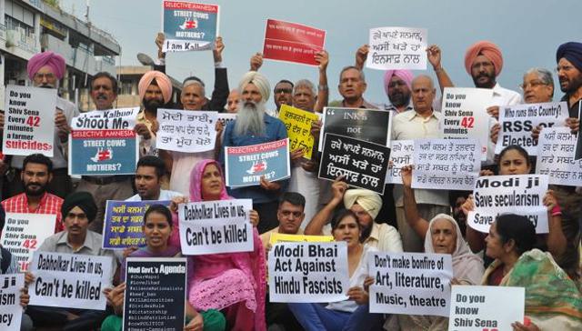 writersprotestindelhiagainstincreasingintolerance
